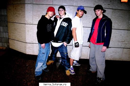 Connection Crew - Si cei 4 mancnifici al miscarilor de power-moves - Trupe De Dans !